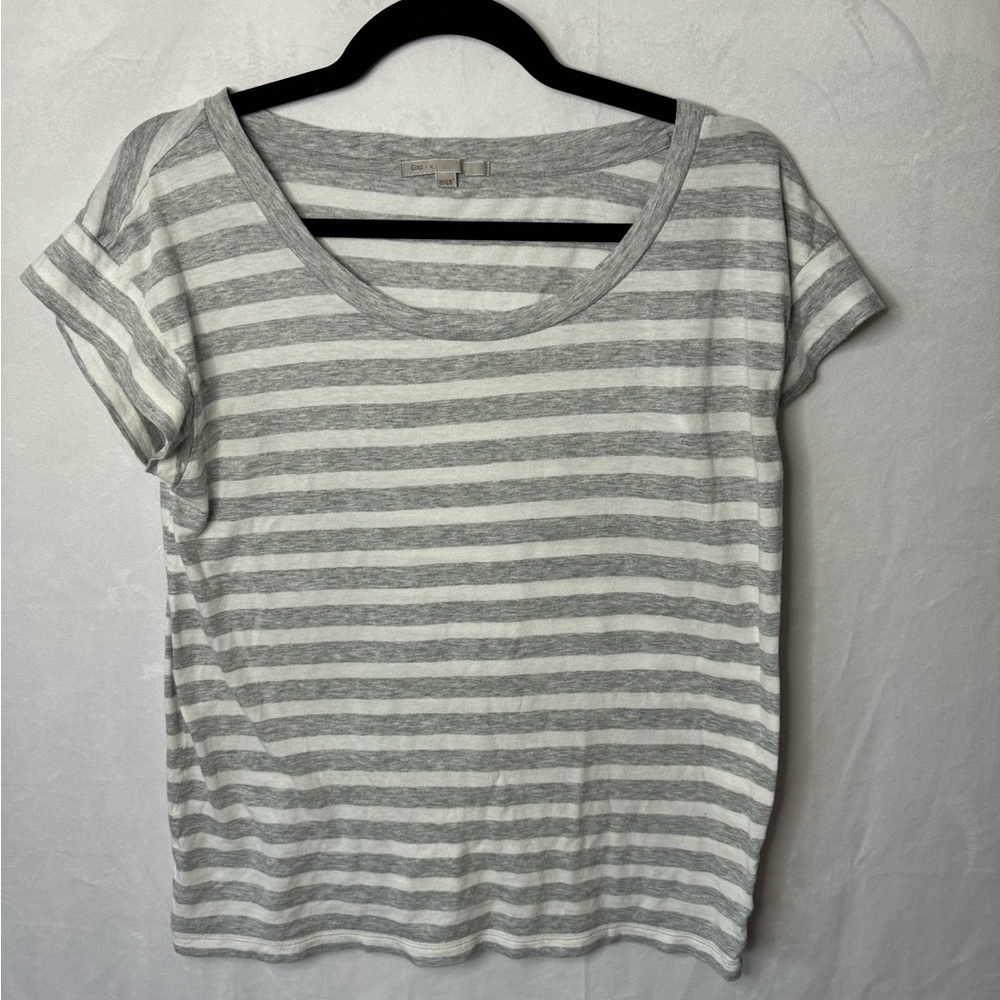 GAP GREY AND WHITE STRIPED TEE